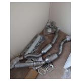 Vehicle Catalytic Converter and Exhaust Manifold Assembly