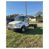 2005 Freightliner Business Class M2 Chassis Cab Truck (Has Title)
