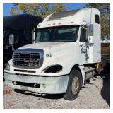 2005 Freightliner Columbia Tandem Sleeper Tractor