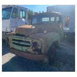 1952? International R162 Cab and Chassis