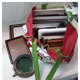 Assortment Of Picture Frames Y10B
