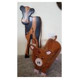 Wooden Pig Rack and Cow Wall Decor U9B