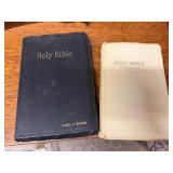 2 Bibles