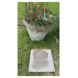 Concrete Planter w/Concrete Paver