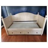 White Daybed w/Trundle