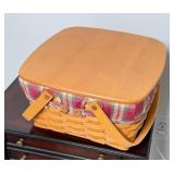 Longaberger Cake Basket w/Riser