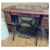 Antique Singer Treadle Sewing Machine W/