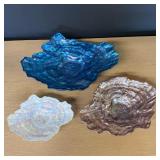 Set of 3 Iridescent Art Glass Oyster Shell