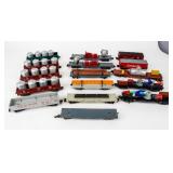 Lot of 16 American Flyer Train Cars