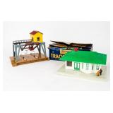 Lot of 5 American Flyer Buildings & Accessories
