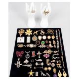 Jewelry Mixed Lot of Costume Jewelry/Brooches