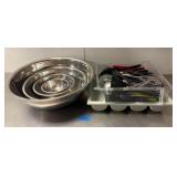 4 Stainless Steel Bowls & Kitchen Ware