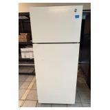 General Electric Full-Size Fridge & Freezer Combo