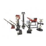 8x Marx O-Gauge Accessories