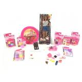 Barbie Fashionistas Curvy Doll & Accessories