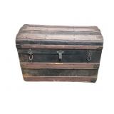 Vtg Camel Top Steamer Trunk (Fair)