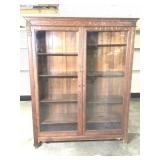 Lg Oak Display Cabinet w/ Glass Doors