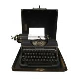 Vtg Underwood Universal Typewriter w Case