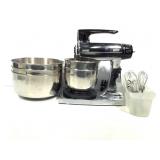 Sunbeam 12 Speed Mix Master w Bowls & Attachments