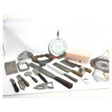 16 Kitchen Gadget Utensils 4 Knives & Food Storage