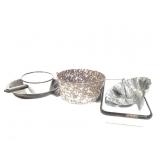 3 Graniteware & 2 Enamelware Kitchen Items