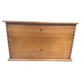 Wood Chest w Dovetail Joints Hinge Lid