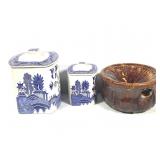 Vtg Stoneware Spitoon & Blue / White Lidded Jars