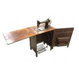 Antique The Free No5 Sewing Machine Table