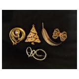 Lot Misc Fashion Jewelry Brooches and Scarf Clip