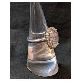 Beautiful Fashion Ring Sz 6