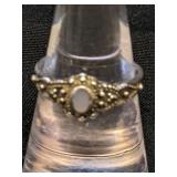 .925 Silver Mother of Pearl Ring Sz 6.5 b   2.6g