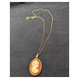 Cameo Pendant on 18' Chain