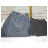 LEVIS 36 X 30 3 PAIRS