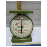 VINTAGE KITCHEN SCALE
