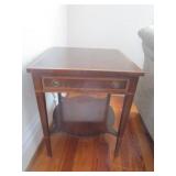 LANE OF ALTAVISTA END TABLE 21 X 21 X 26