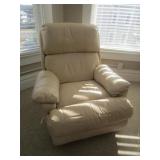 NICE LEATHER RECLINER