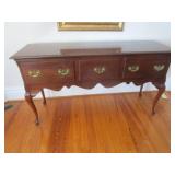 QUEEN ANN LEG BUFFETT 62 X 21 X 34