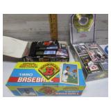 BASEBALL CARDS - APPEARS OPEN