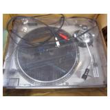 TECHNICS SL -1200 MK TURN TABLE