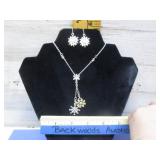 VINTAGE SNOWFLAKE DANGLE NECKLACE & EARRING SET