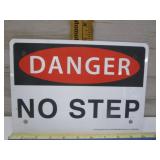 SIGN DANGER NO STEP
