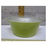 PYREX 1 1/2 QUART CASSEROLE DISH - LID HAS A