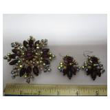 VINTAGE GOLD TONE WITH PURPLE RHINESTONE BROOCH &