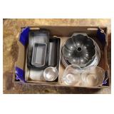BAKEWARE & MEASURING CUPS