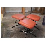 3 STOOLS