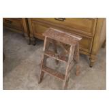 SMALL STEP STOOL