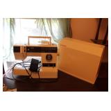 SINGER SEWING MACHINE