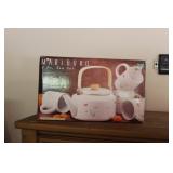 VINTAGE MARLBORO 5 PIECE TEA SET