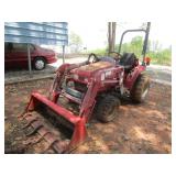 MAHINDRA 2015 4WD TRACTOR WITH BUCKET - RUNS