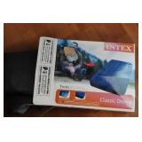 TWIN SIZE AIR MATTRESS UNTESTED - NO PUMP